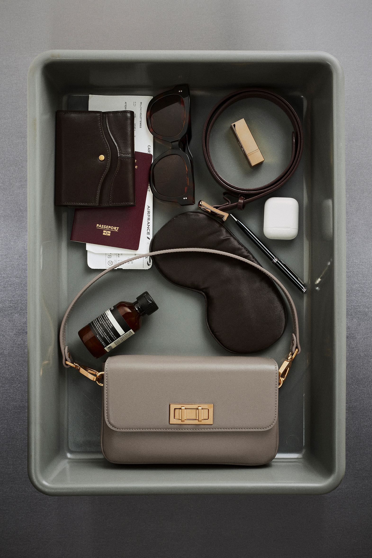 AIRPORT 2 — Arthur Cerica