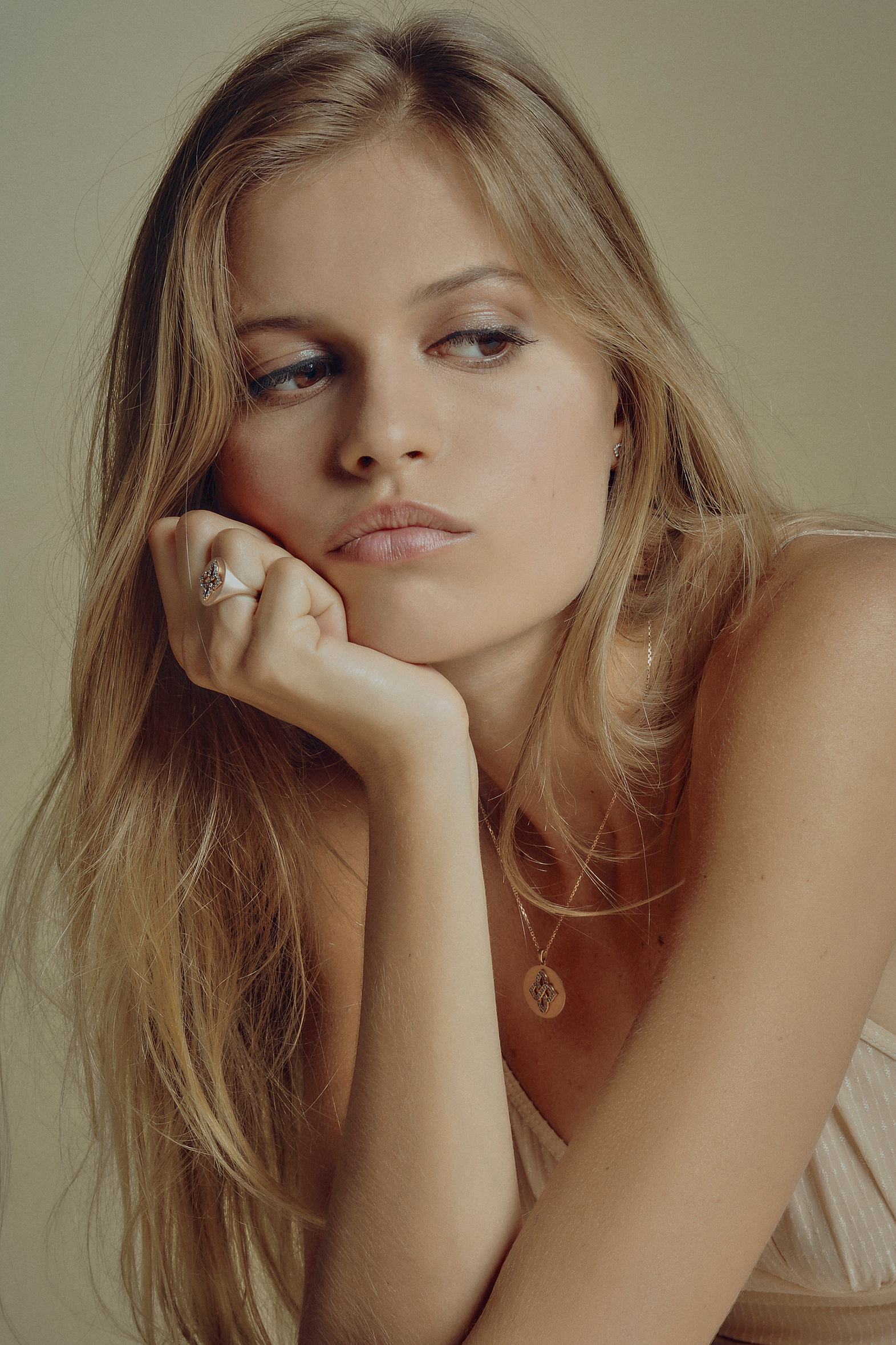 Model joaillerie 4 — Arthur Cerica